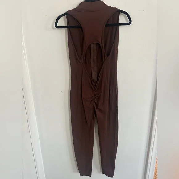 Backless Brown Jumpsuit with zipper tummy Control and Scrunch butt size L - Picture 8 of 9